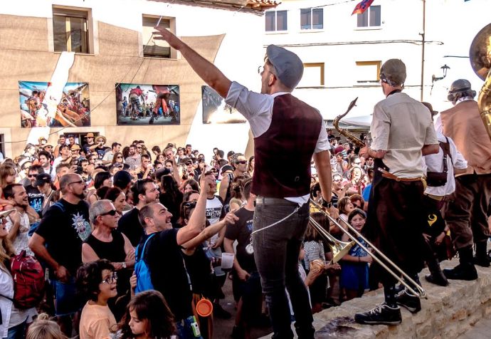 Tamborile - actuación en el festival